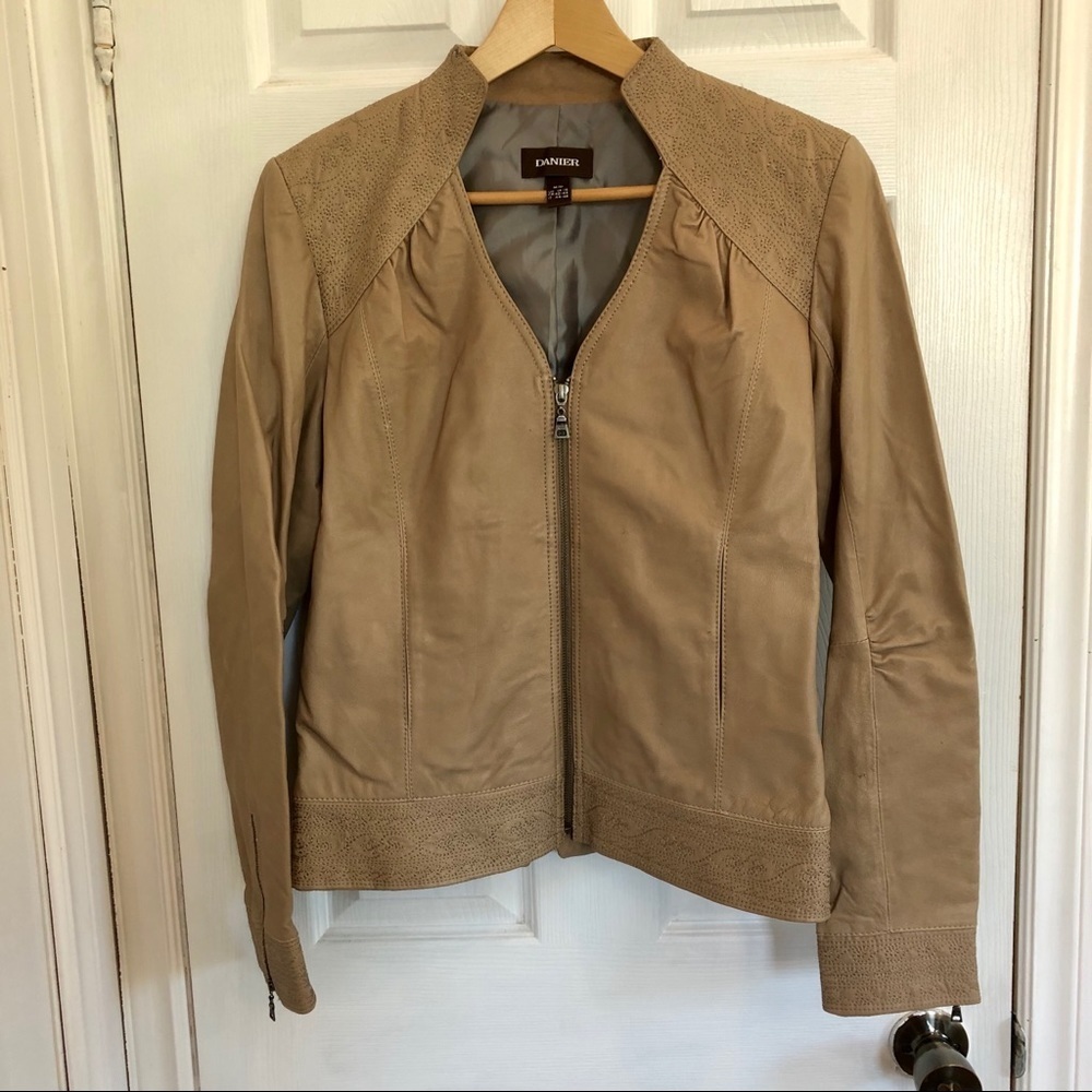 Danier Tan Leather Jacket w Stitching Detail | M​​